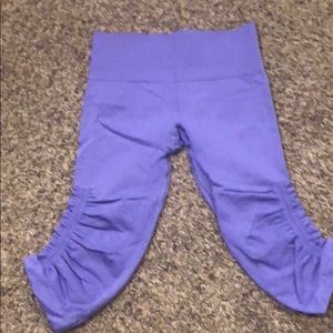Lululemon in the flow crops size 4